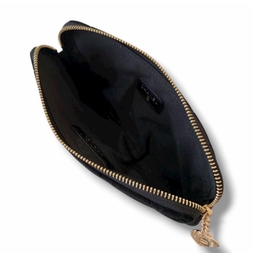 CHANEL MAKEUP VELVET POUCH - Picture 4 of 4